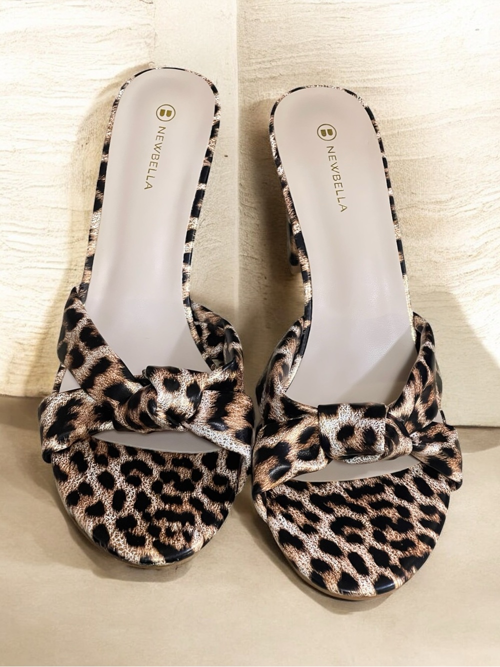 New Women’s 11 leopard print chunky heels